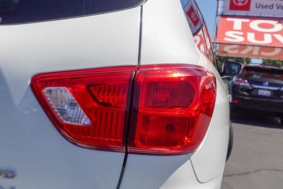 2019 Nissan Pathfinder SV