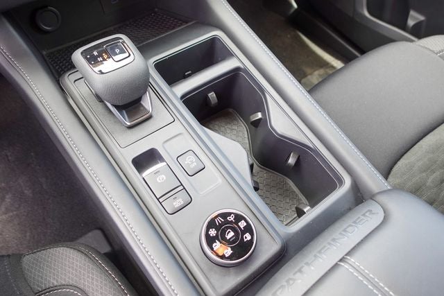 2024 Nissan Pathfinder S