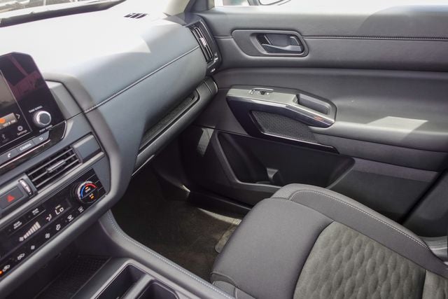 2024 Nissan Pathfinder S