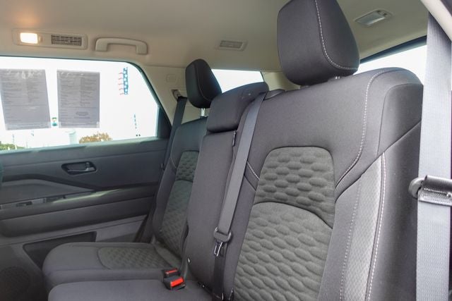 2024 Nissan Pathfinder S