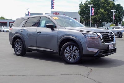 2024 Nissan Pathfinder S