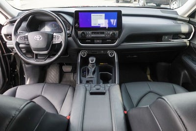 2025 Toyota Grand Highlander Hybrid XLE