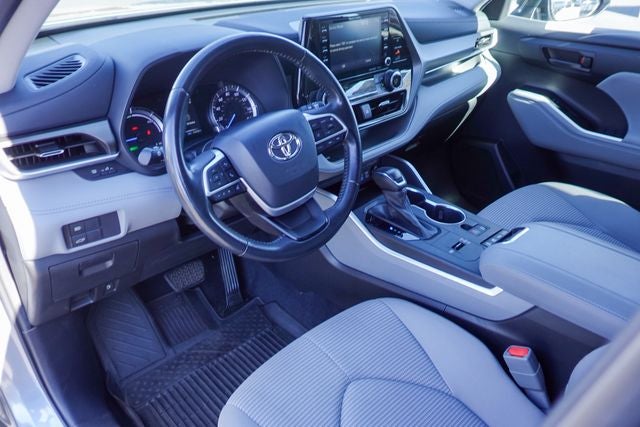 2022 Toyota Highlander Hybrid LE
