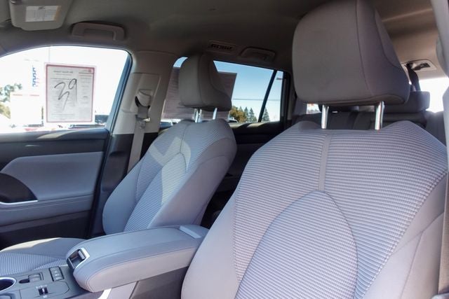 2022 Toyota Highlander Hybrid LE