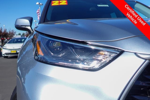 2022 Toyota Highlander Hybrid LE