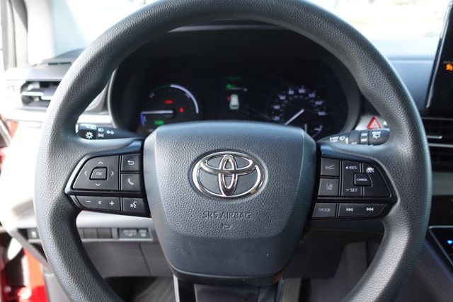 2022 Toyota Sienna LE 8 Passenger
