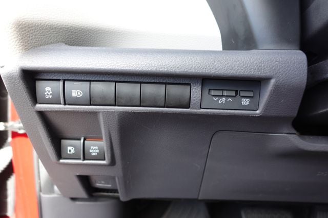 2022 Toyota Sienna LE 8 Passenger