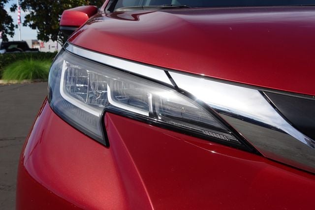 2022 Toyota Sienna LE 8 Passenger