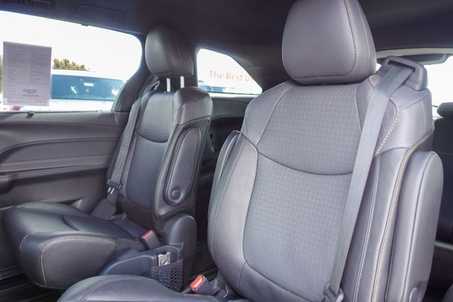 2023 Toyota Sienna Woodland Edition