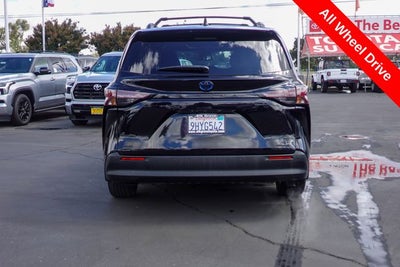 2023 Toyota Sienna Woodland Edition