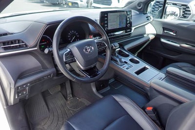 2021 Toyota Sienna XSE 7 Passenger