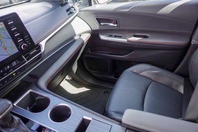 2021 Toyota Sienna XSE 7 Passenger