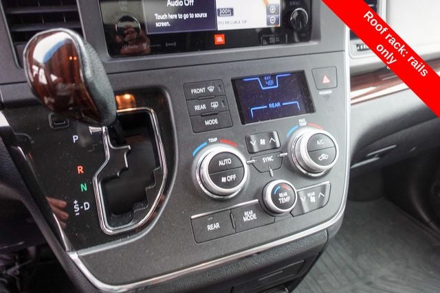 2017 Toyota Sienna Limited 7 Passenger
