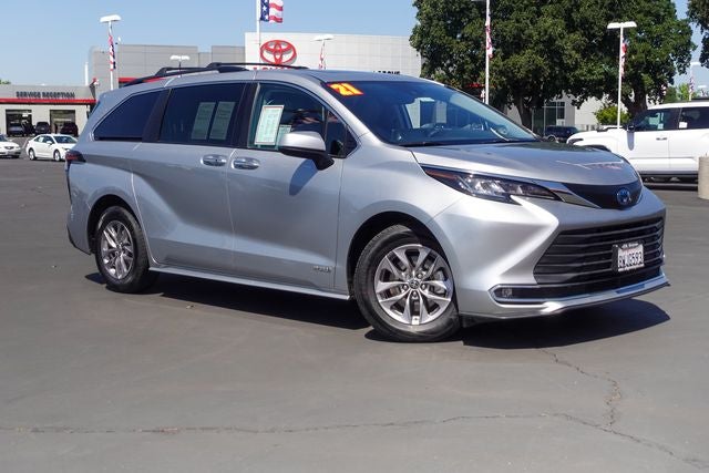 2021 Toyota Sienna XLE 7 Passenger