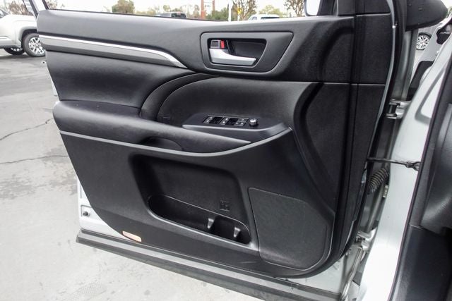 2018 Toyota Highlander SE