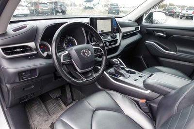 2023 Toyota Highlander Hybrid XLE