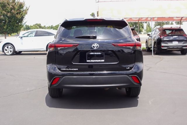 2024 Toyota Highlander LE