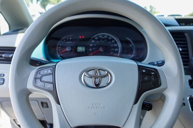 2011 Toyota Sienna LE