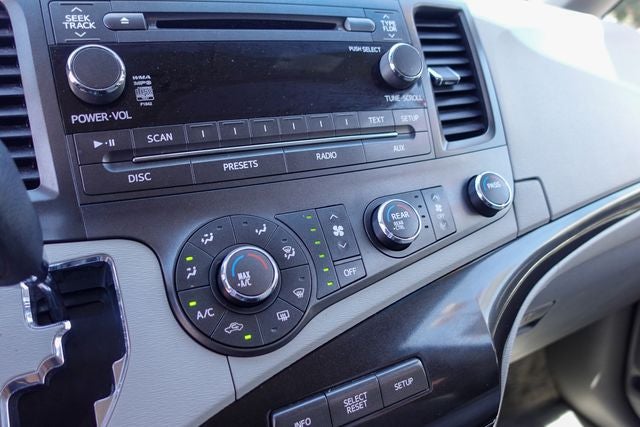 2011 Toyota Sienna LE