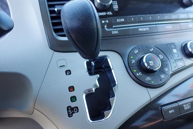 2011 Toyota Sienna LE