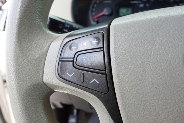 2013 Toyota Sienna LE 8 Passenger