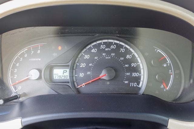 2013 Toyota Sienna LE 8 Passenger