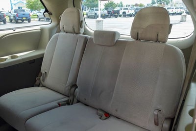 2013 Toyota Sienna LE 8 Passenger