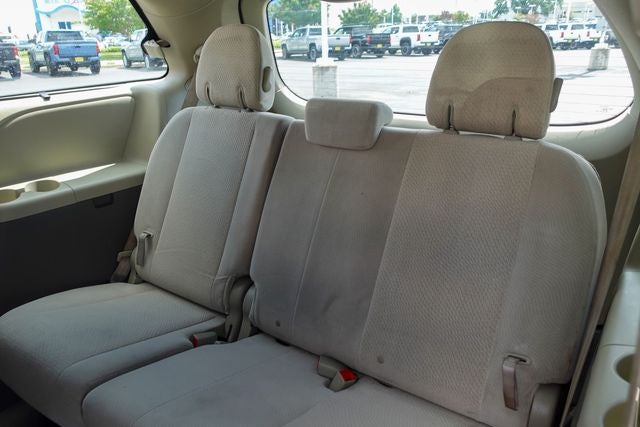 2013 Toyota Sienna LE 8 Passenger