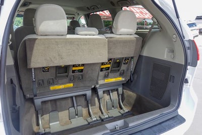 2013 Toyota Sienna LE 8 Passenger