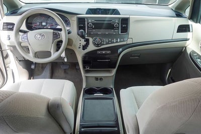 2013 Toyota Sienna LE 8 Passenger