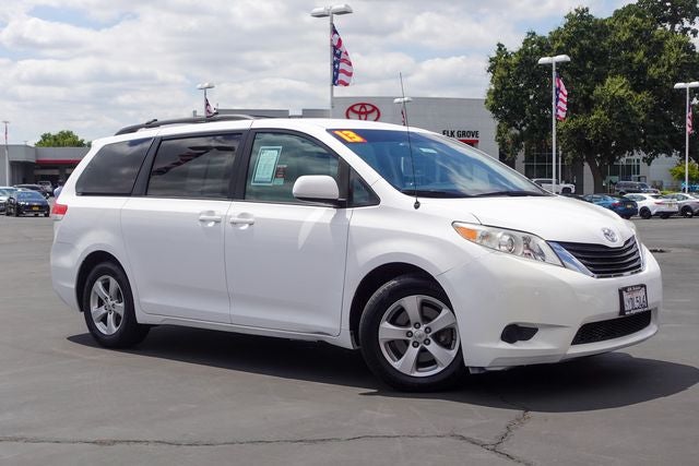 2013 Toyota Sienna LE 8 Passenger