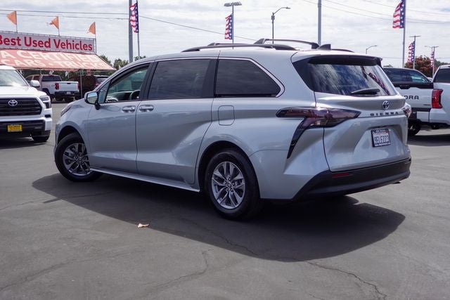 2024 Toyota Sienna LE 8 Passenger