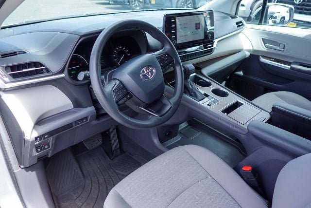 2024 Toyota Sienna LE 8 Passenger