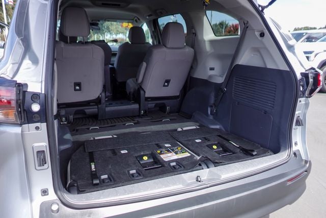2024 Toyota Sienna LE 8 Passenger