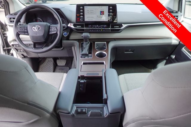 2024 Toyota Sienna LE 8 Passenger