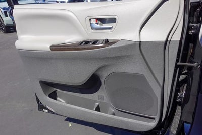 2020 Toyota Sienna XLE 8 Passenger