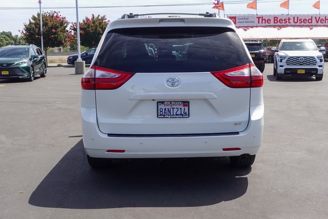 2017 Toyota Sienna XLE Premium 8 Passenger