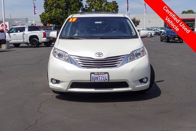 2017 Toyota Sienna XLE Premium 8 Passenger