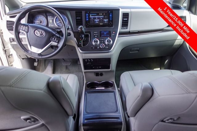 2017 Toyota Sienna XLE Premium 8 Passenger