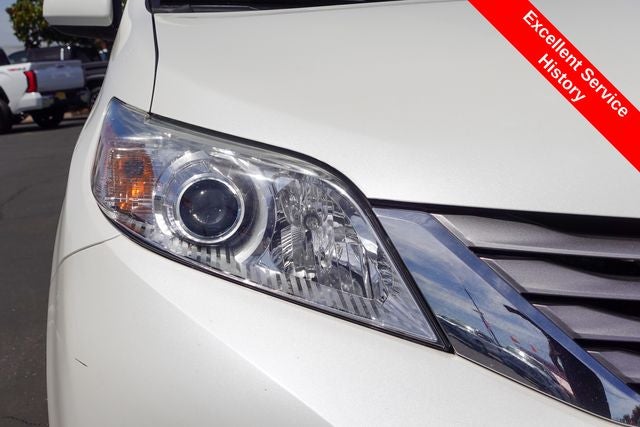 2017 Toyota Sienna XLE Premium 8 Passenger