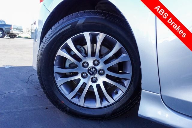 2019 Toyota Sienna XLE