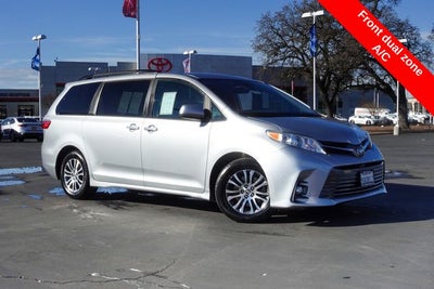 2019 Toyota Sienna XLE