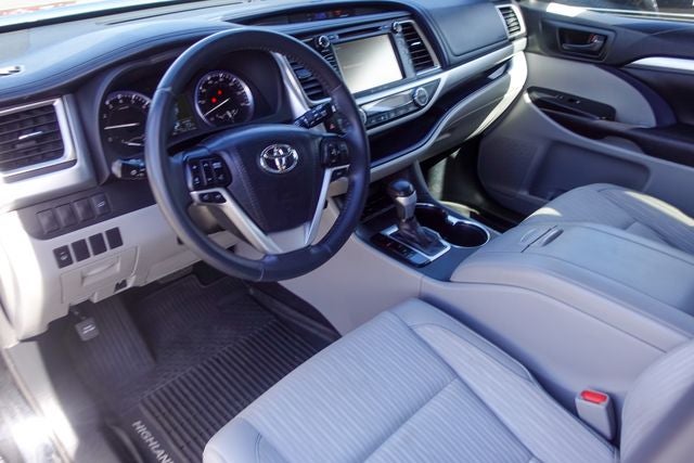 2016 Toyota Highlander LE Plus V6