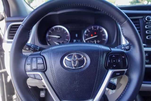 2016 Toyota Highlander LE Plus V6