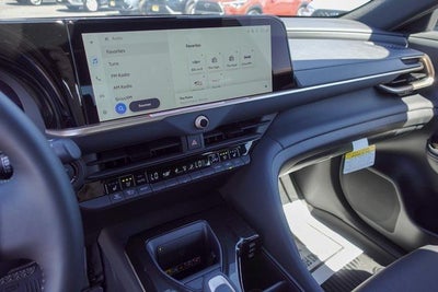 2025 Toyota Crown Signia XLE