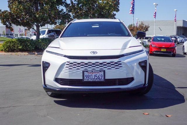 2025 Toyota Crown Signia XLE