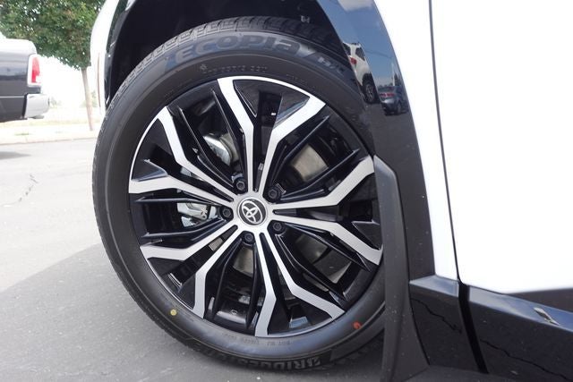 2026 Toyota Crown Signia XLE