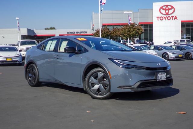 2024 Toyota Prius LE