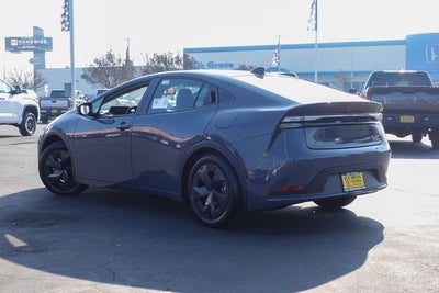 2026 Toyota Prius Plug-In Hybrid SE