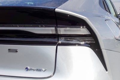 2027 Toyota Prius Plug-In Hybrid XSE